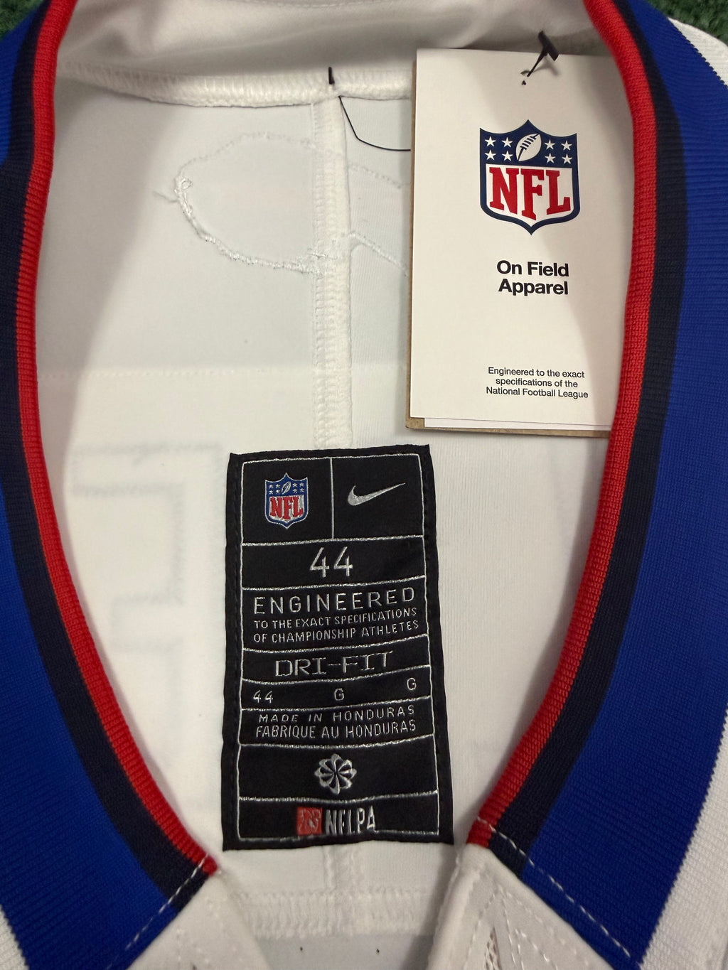 Josh Allen Buffalo Bills Jersey #17 Nike Vapor Fuse Elite White Size 44 (L) NFL