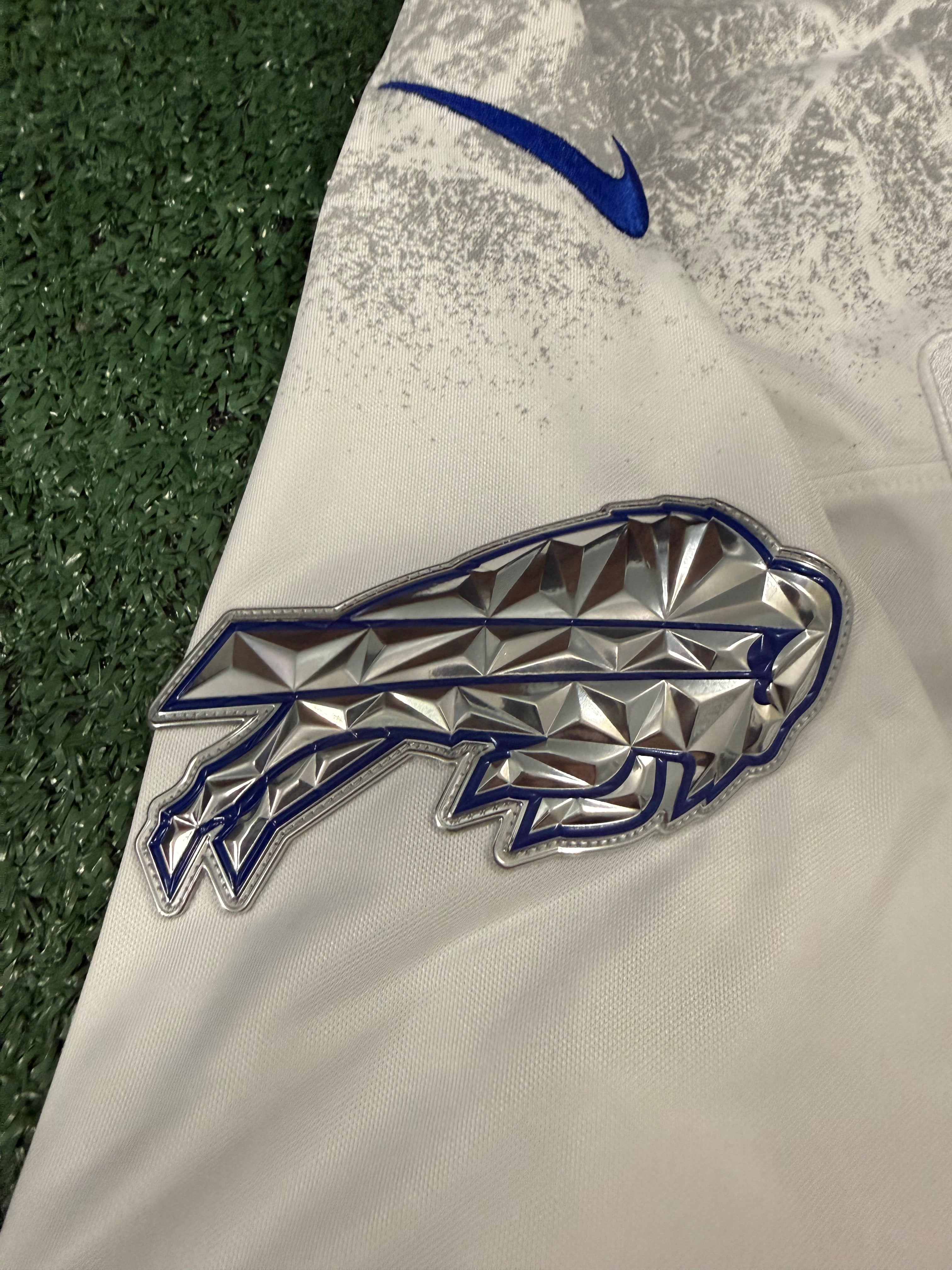 Josh Allen Buffalo Bills Jersey #17 Nike Vapor Fuse Limited Rivalry White Size M NFL