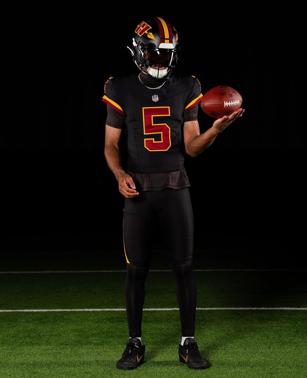 Jayden Daniels Washington Commanders Jersey #5 Nike Vapor Fuse Elite Black Size 40 (M) NFL