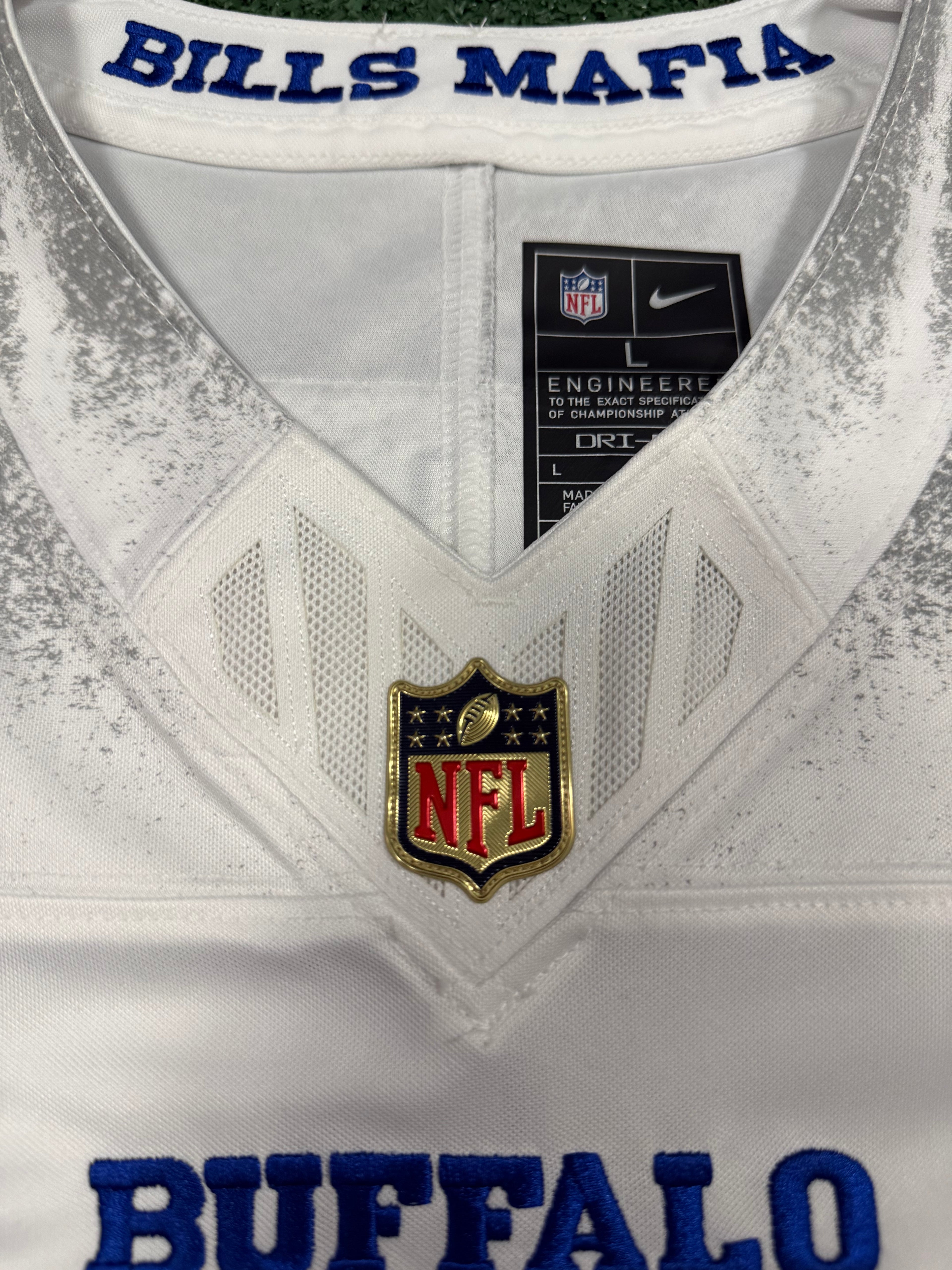 Josh Allen Buffalo Bills Jersey #17 Nike Vapor Fuse Limited Rivalry White Size L NFL