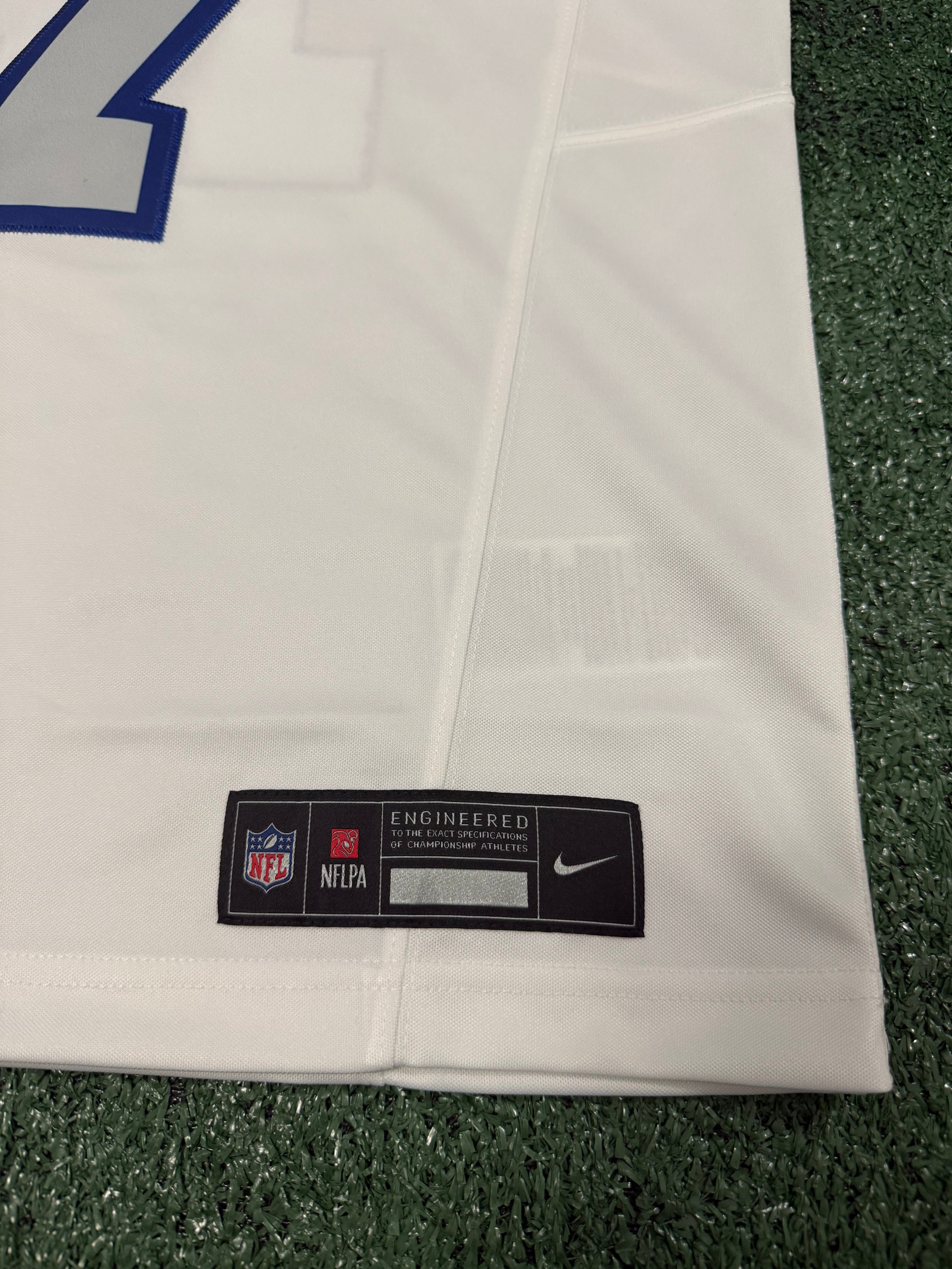 Josh Allen Buffalo Bills Jersey #17 Nike Vapor Fuse Limited Rivalry White Size M NFL