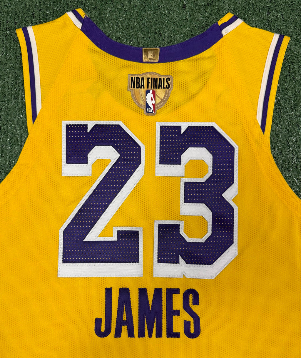 LeBron James Los Angeles Lakers Jersey #23 Nike VaporKnit Authentic Gold Size 44 (M) NBA