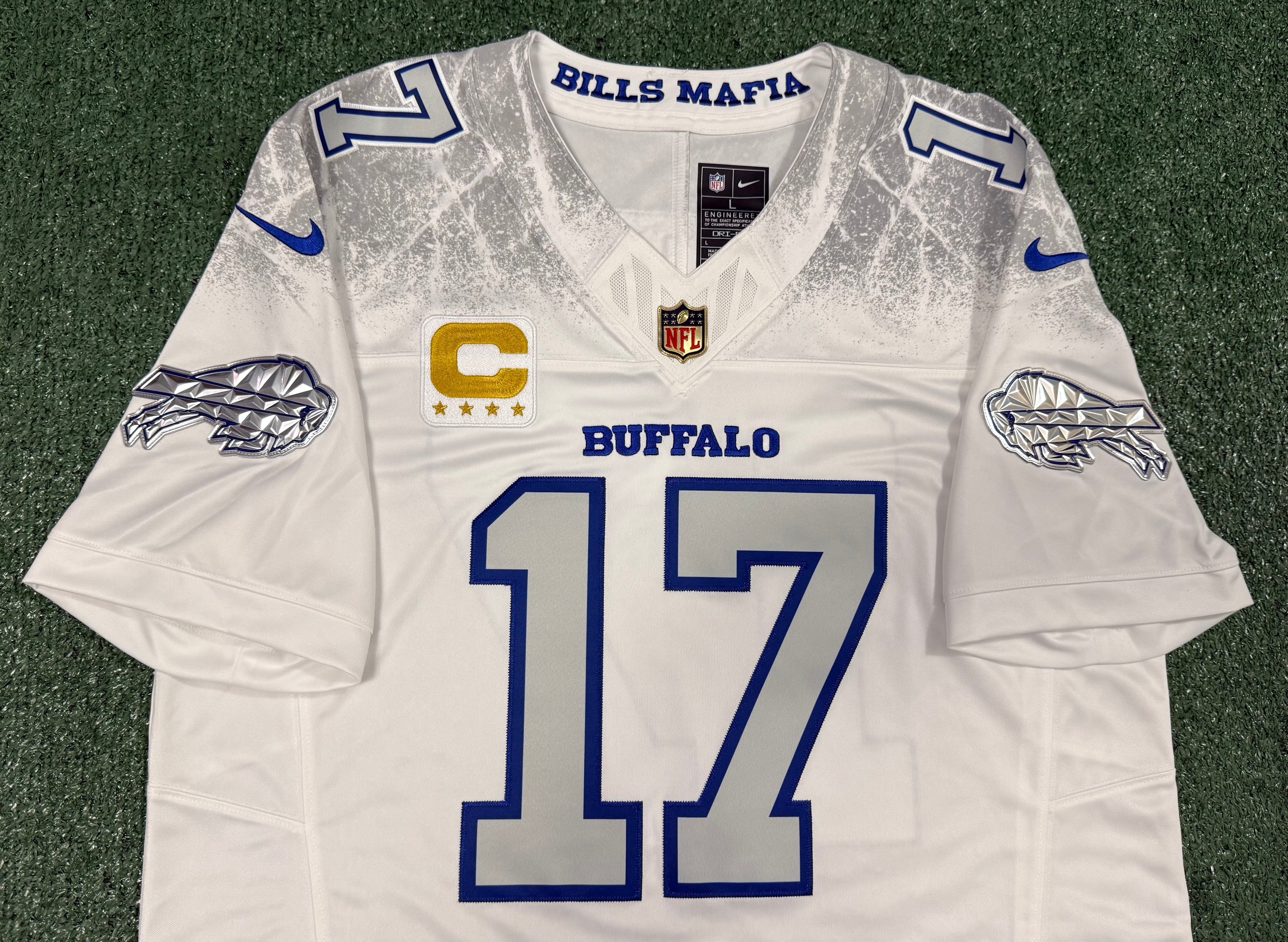Josh Allen Buffalo Bills Jersey #17 Nike Vapor Fuse Limited Rivalry White Size L NFL