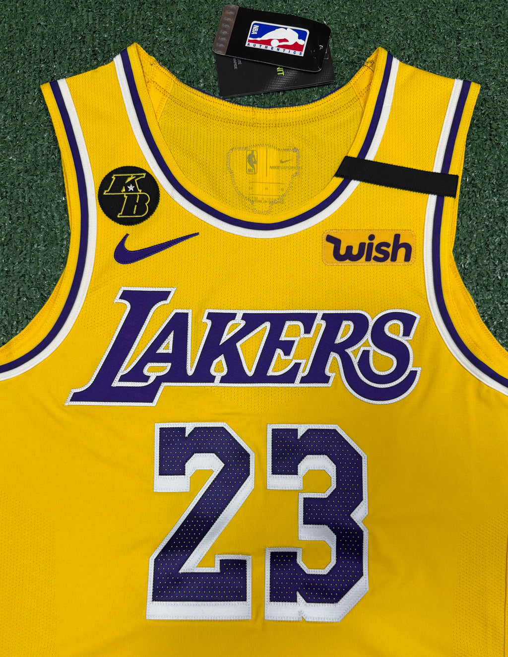 LeBron James Los Angeles Lakers Jersey #23 Nike VaporKnit Authentic Gold Size 44 (M) NBA