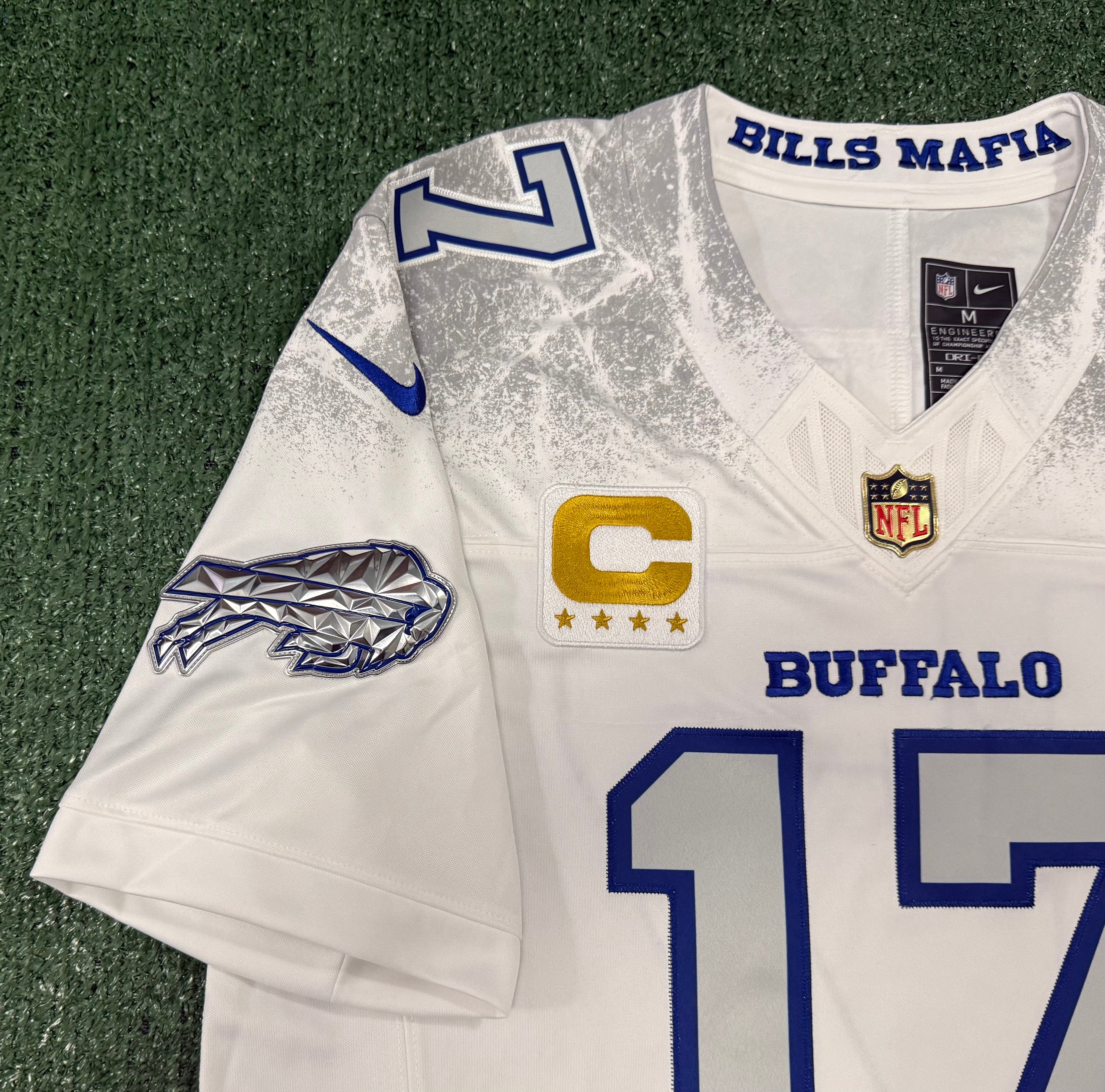 Josh Allen Buffalo Bills Jersey #17 Nike Vapor Fuse Limited Rivalry White Size M NFL