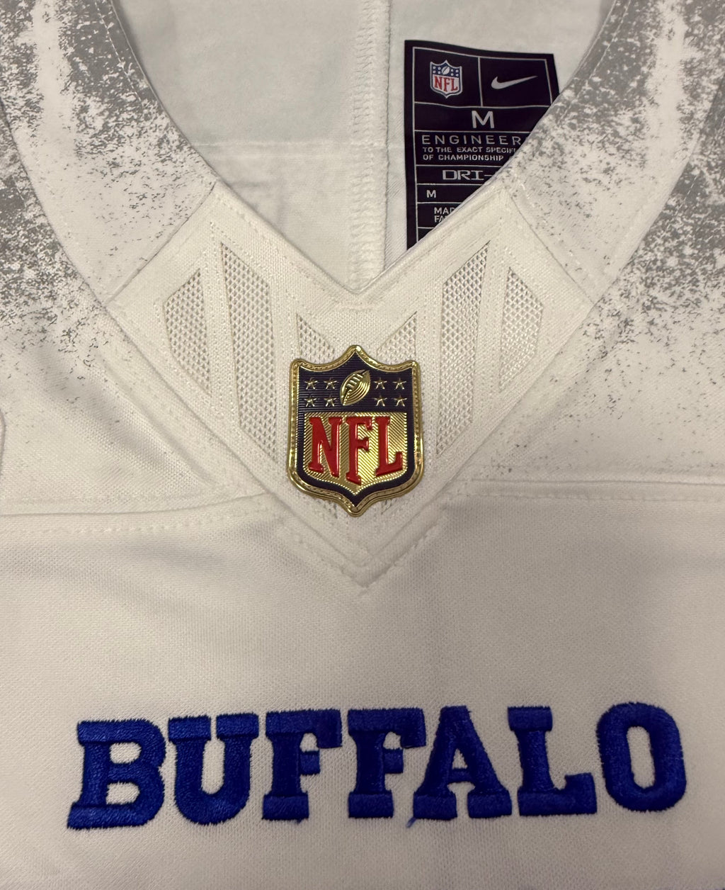 Josh Allen Buffalo Bills Jersey #17 Nike Vapor Fuse Limited Rivalry White Size M NFL