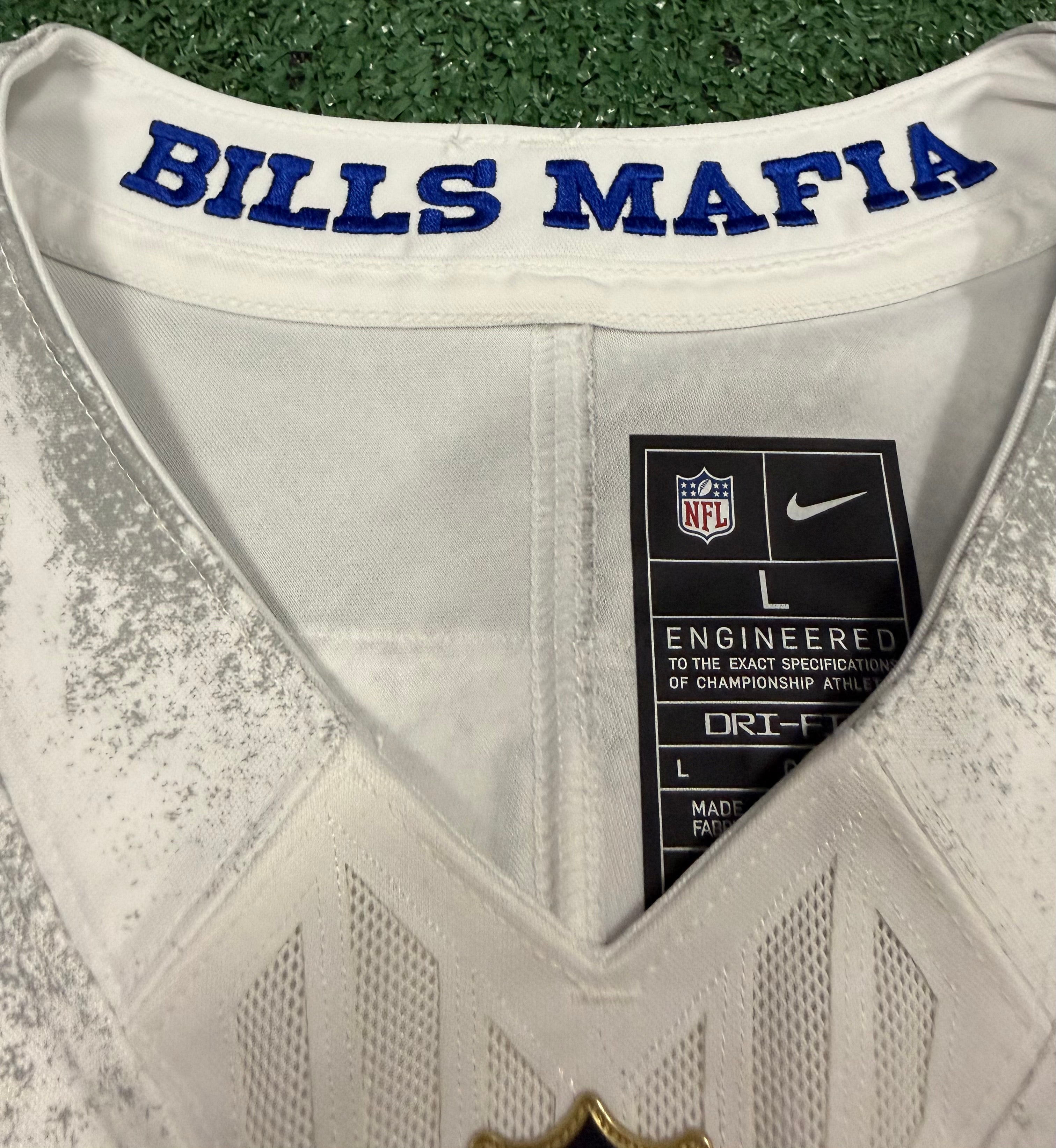Josh Allen Buffalo Bills Jersey #17 Nike Vapor Fuse Limited Rivalry White Size L NFL