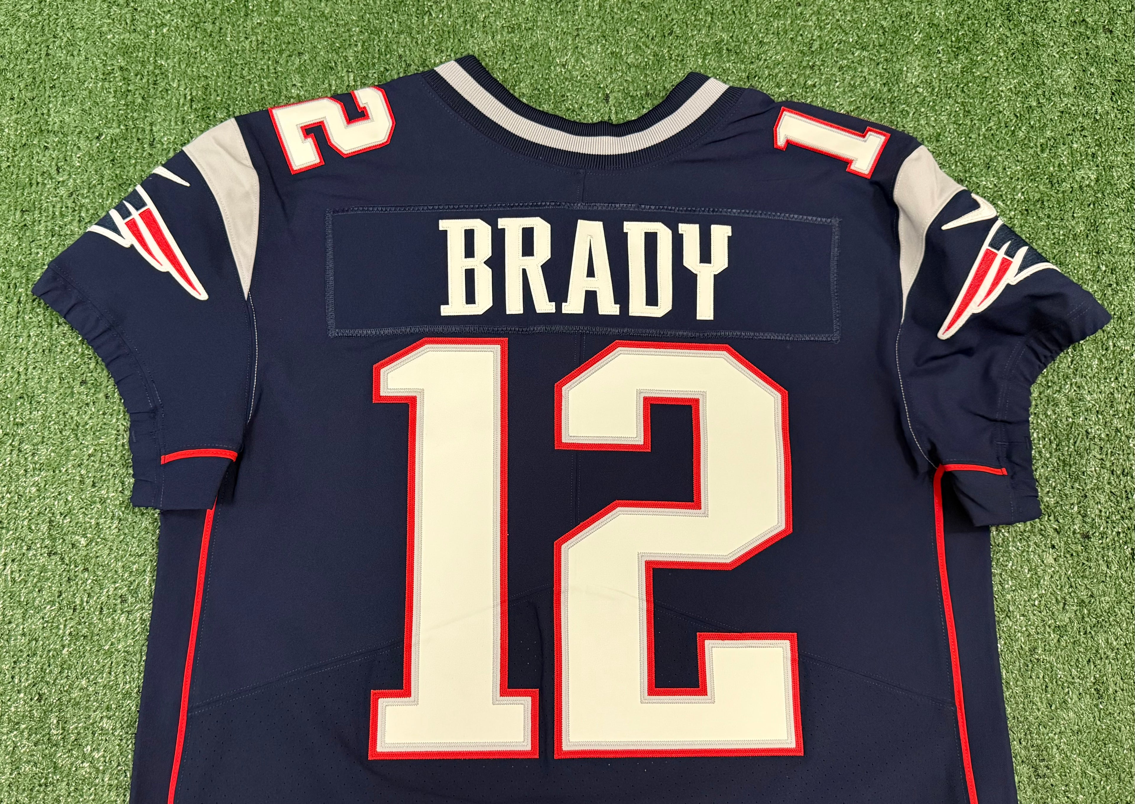 Tom Brady New England Patriots Jersey #12 Nike Vapor Elite Blue Size 48 (XL) NFL