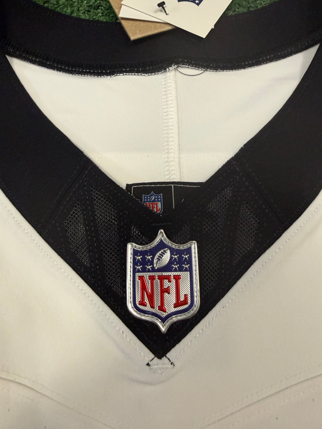 Jalen Hurts Philadelphia Eagles Jersey #1 Nike Vapor FUSE Elite White size 44 (Large) NFL