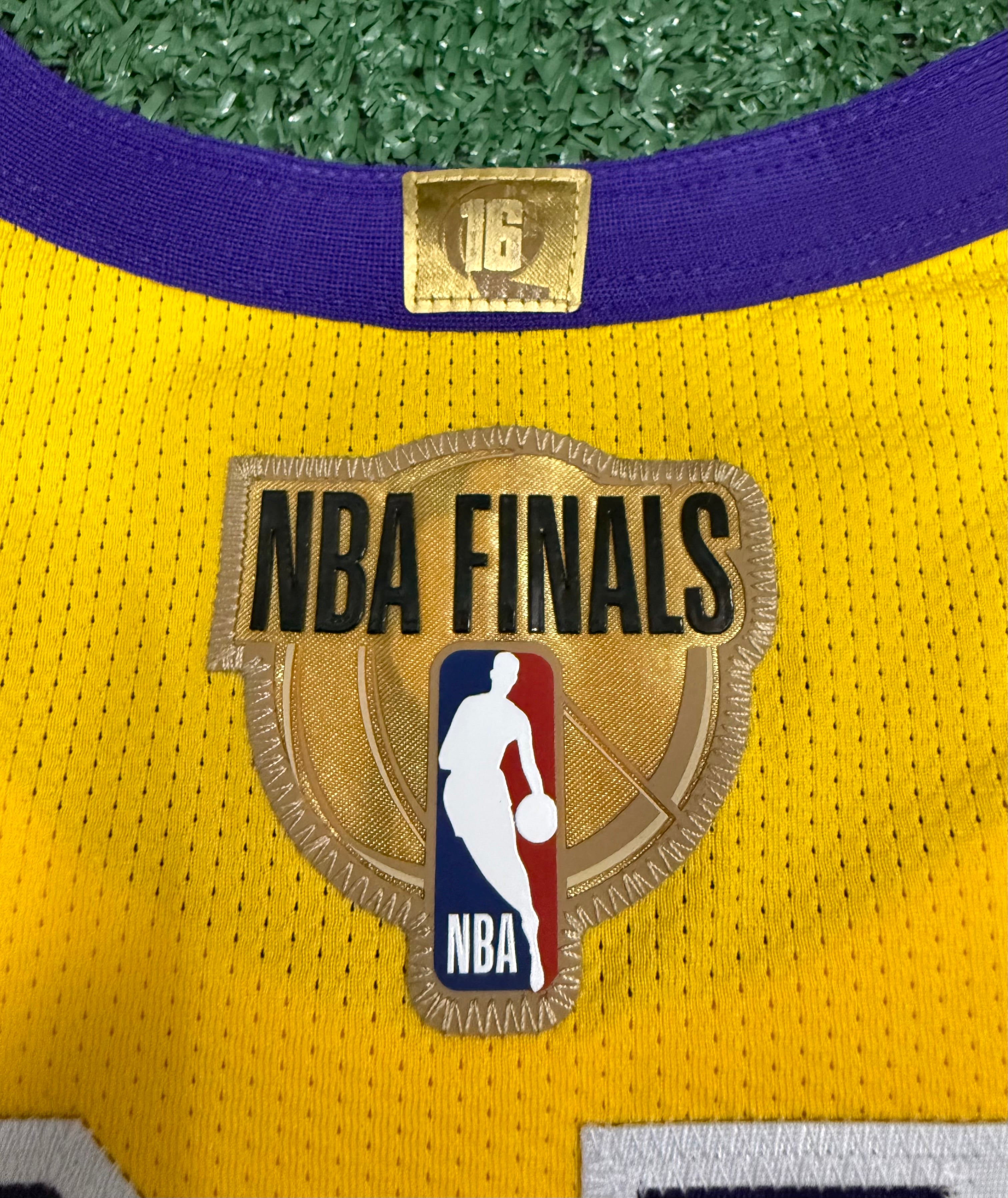 LeBron James Los Angeles Lakers Jersey #23 Nike VaporKnit Authentic Gold Size 44 (M) NBA