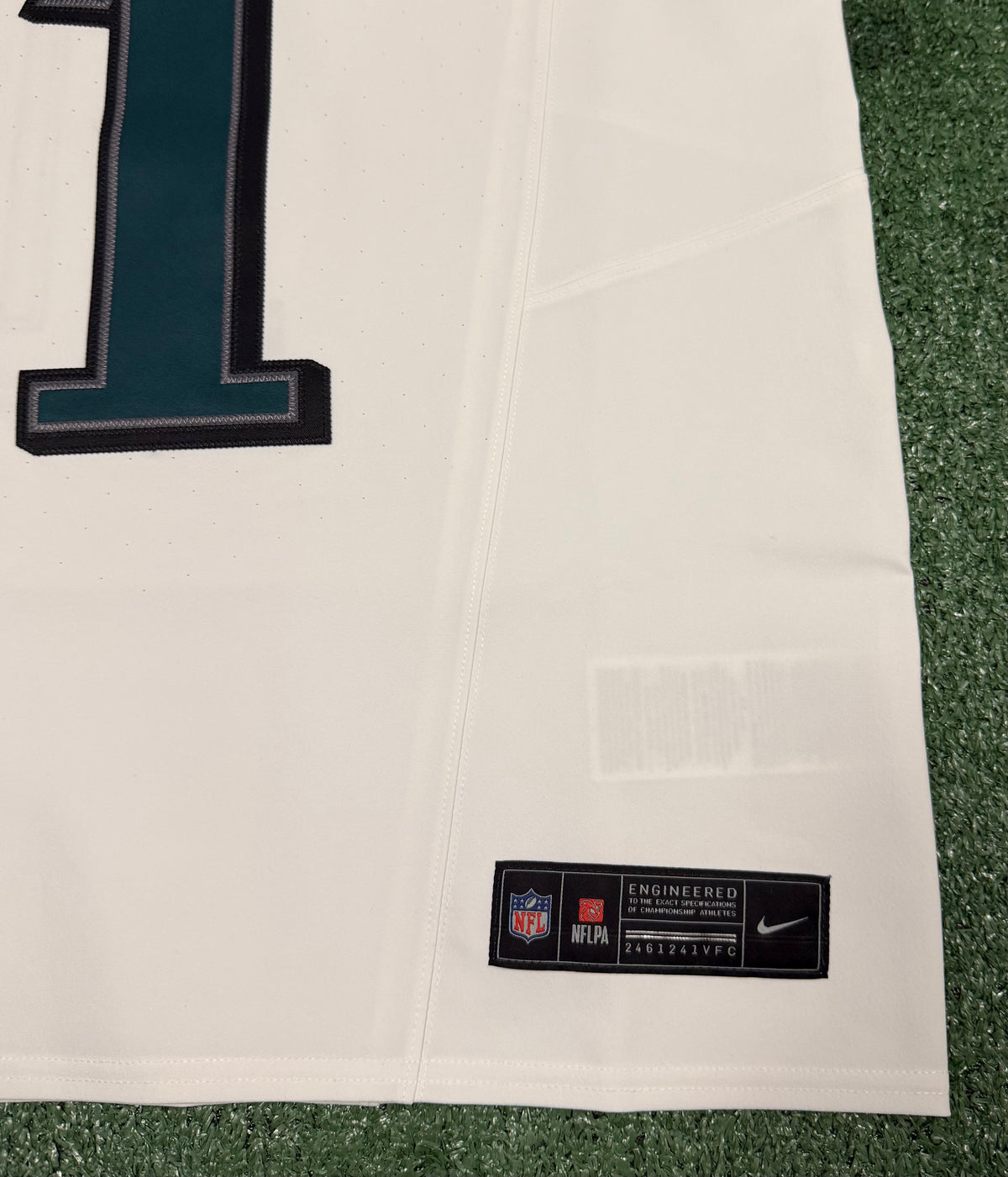 Jalen Hurts Philadelphia Eagles Jersey #1 Nike Vapor FUSE Elite White Size 40 (Medium) NFL