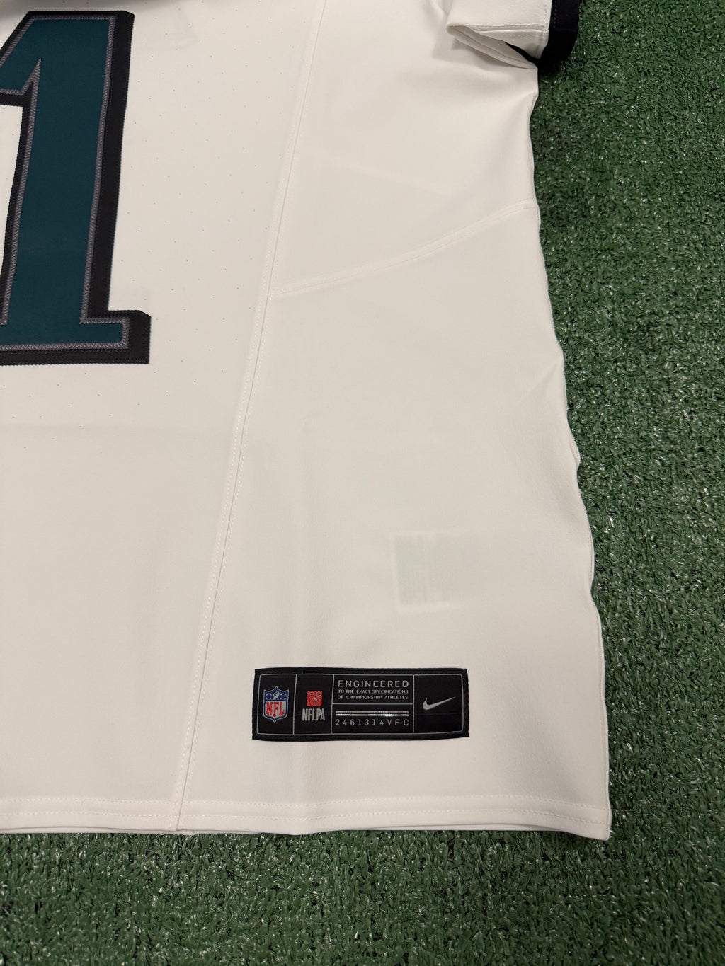 Jalen Hurts Philadelphia Eagles Jersey #1 Nike Vapor FUSE Elite White size 44 (Large) NFL