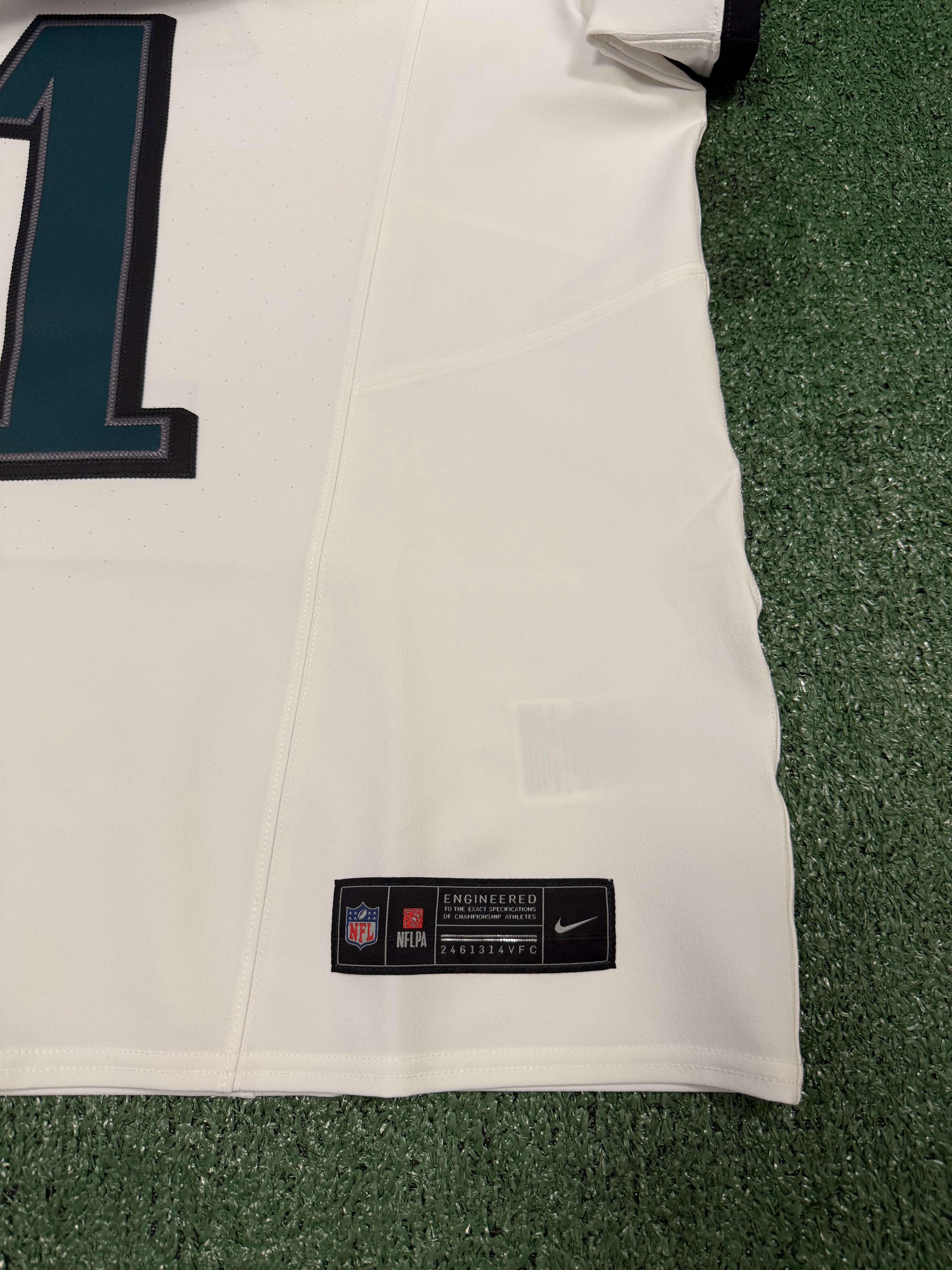 Jalen Hurts Philadelphia Eagles Jersey #1 Nike Vapor FUSE Elite White size 44 (Large) NFL