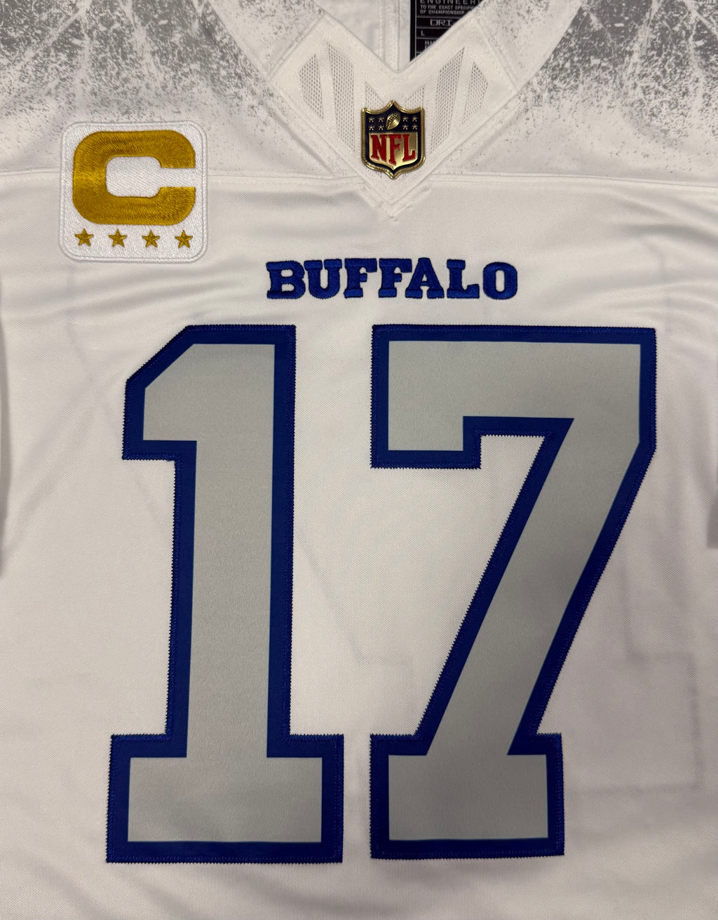 Josh Allen Buffalo Bills Jersey #17 Nike Vapor Fuse Limited Rivalry White Size L NFL