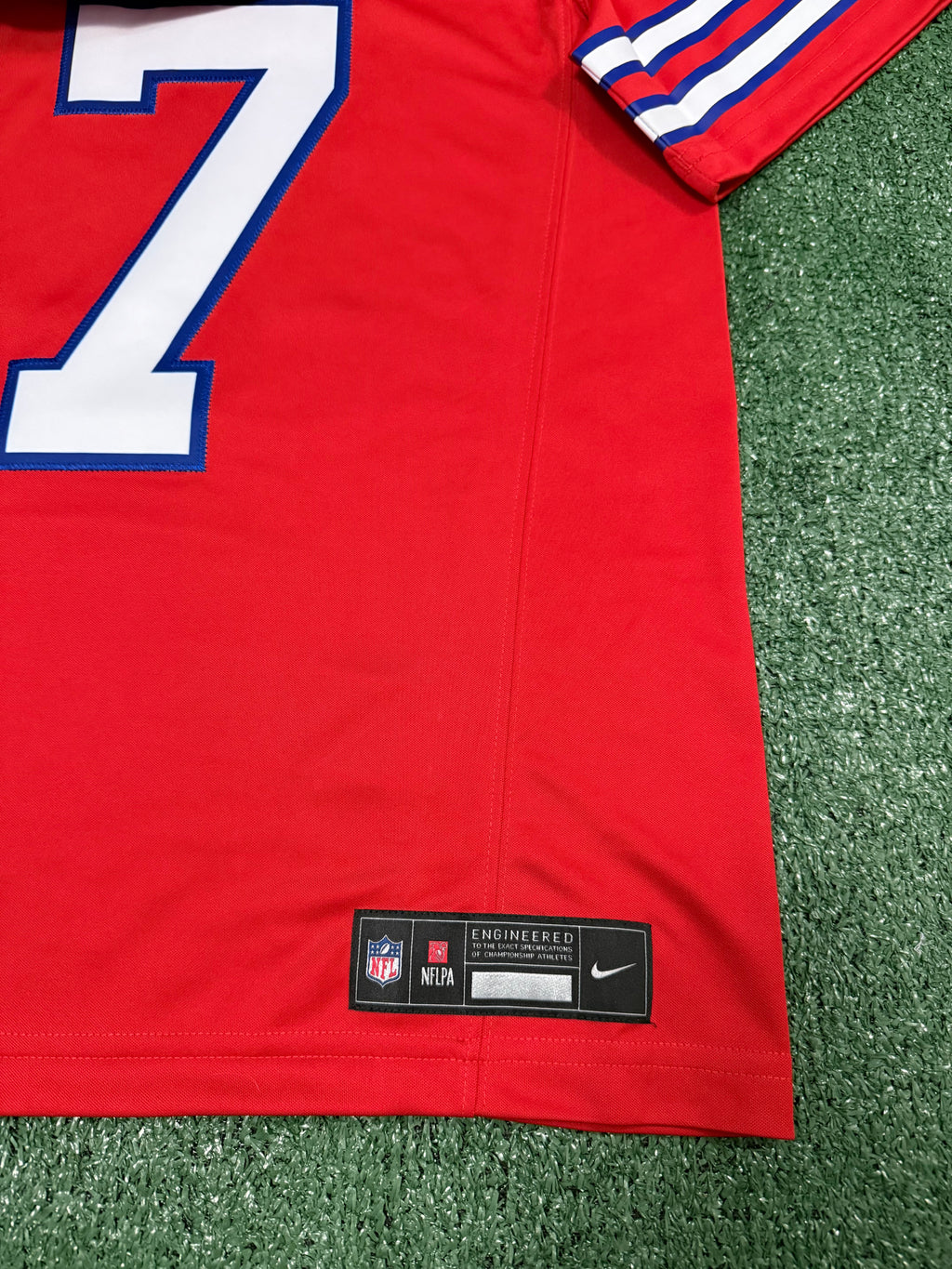 Josh Allen Buffalo Bills Jersey #17 Nike Vapor Fuse Limited Stitched Red Size Large NFL
