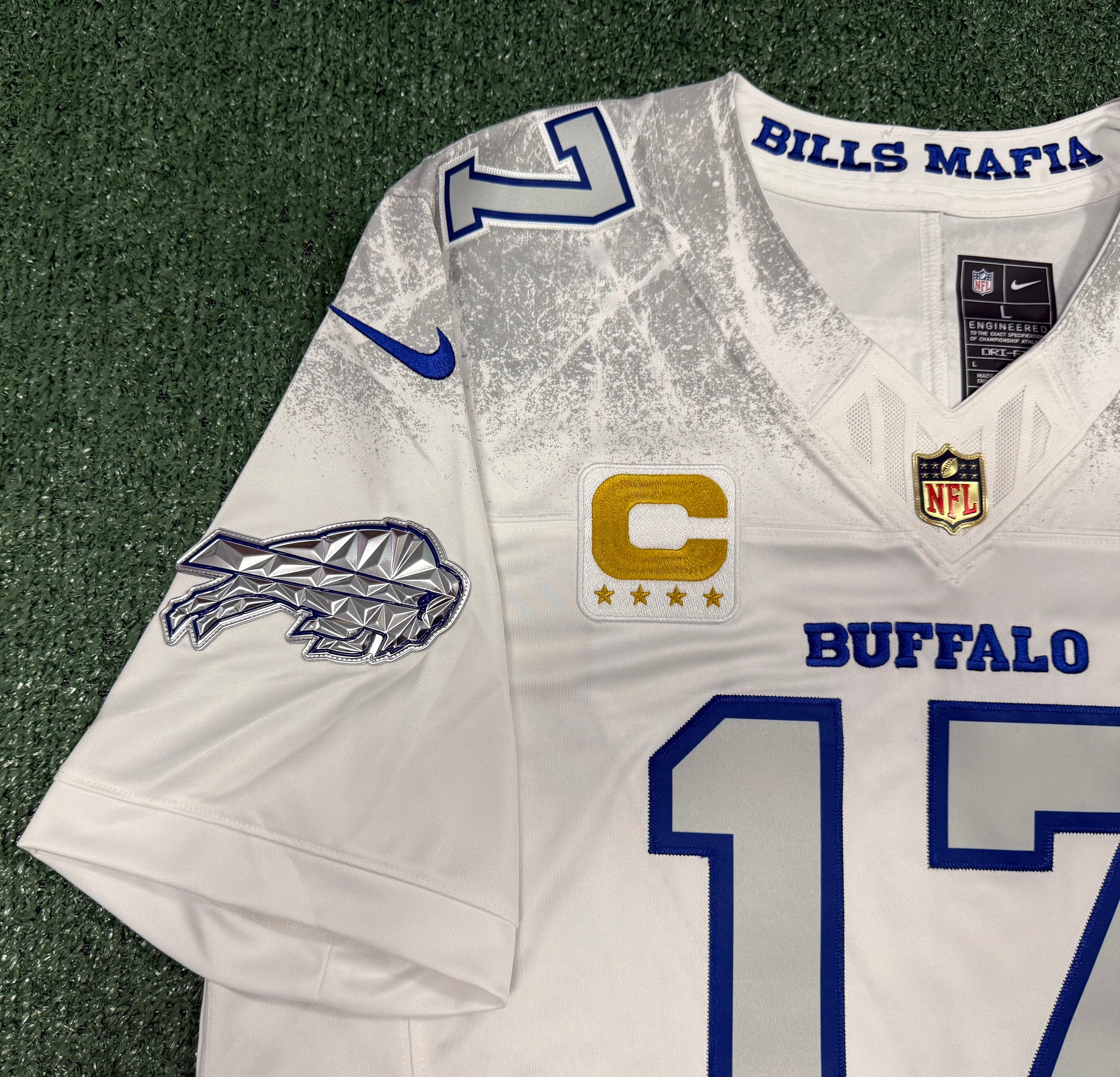 Josh Allen Buffalo Bills Jersey #17 Nike Vapor Fuse Limited Rivalry White Size L NFL