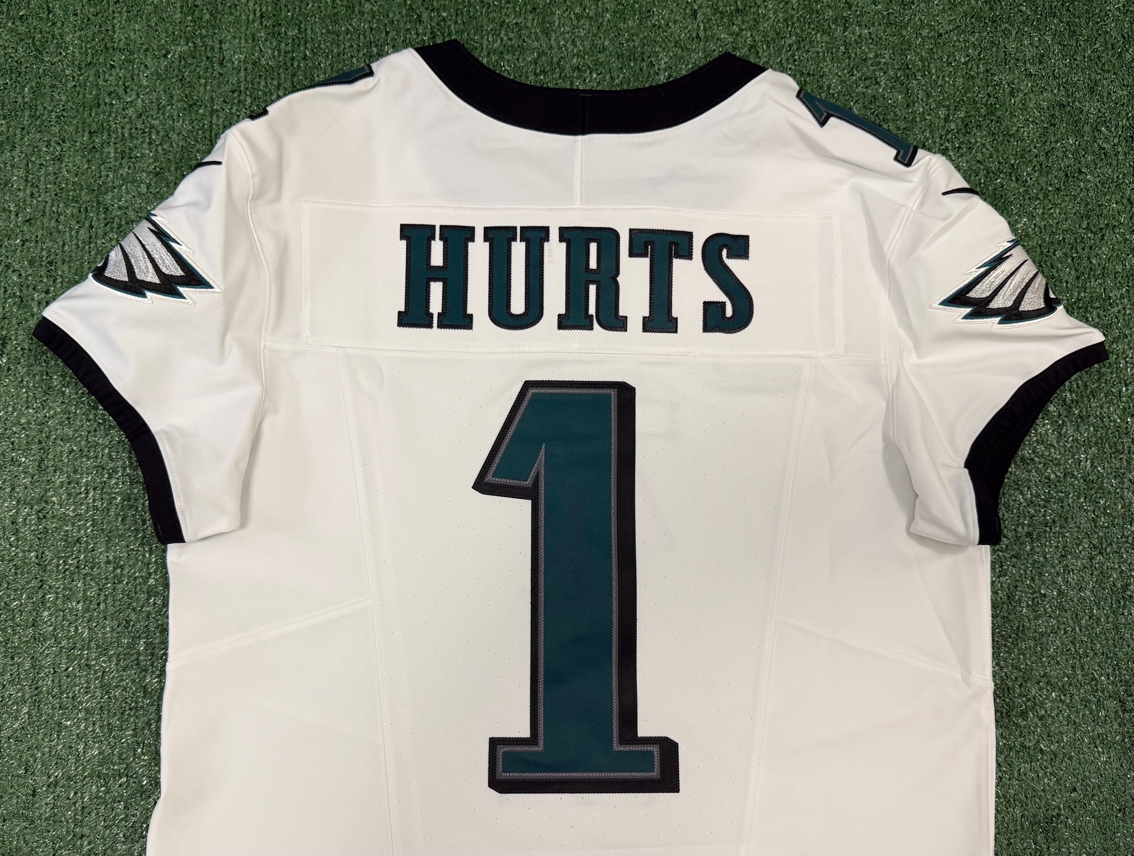 Jalen Hurts Philadelphia Eagles Jersey #1 Nike Vapor FUSE Elite White size 44 (Large) NFL