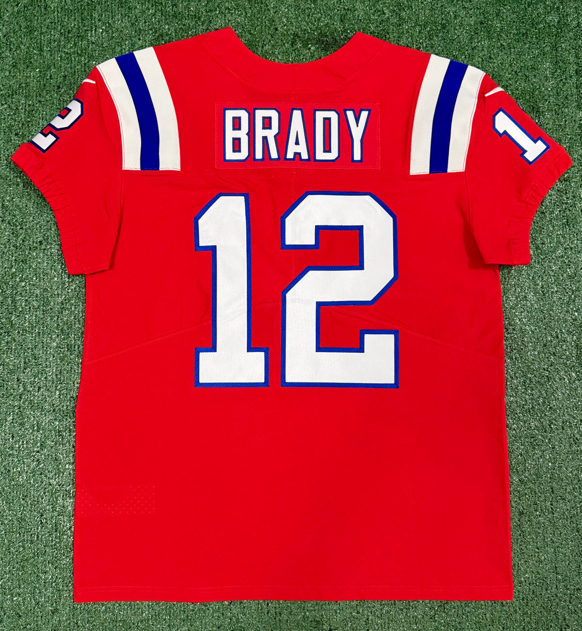 Tom Brady New England Patriots Jersey #12 Nike Vapor Elite Red Size 44 (L) NFL
