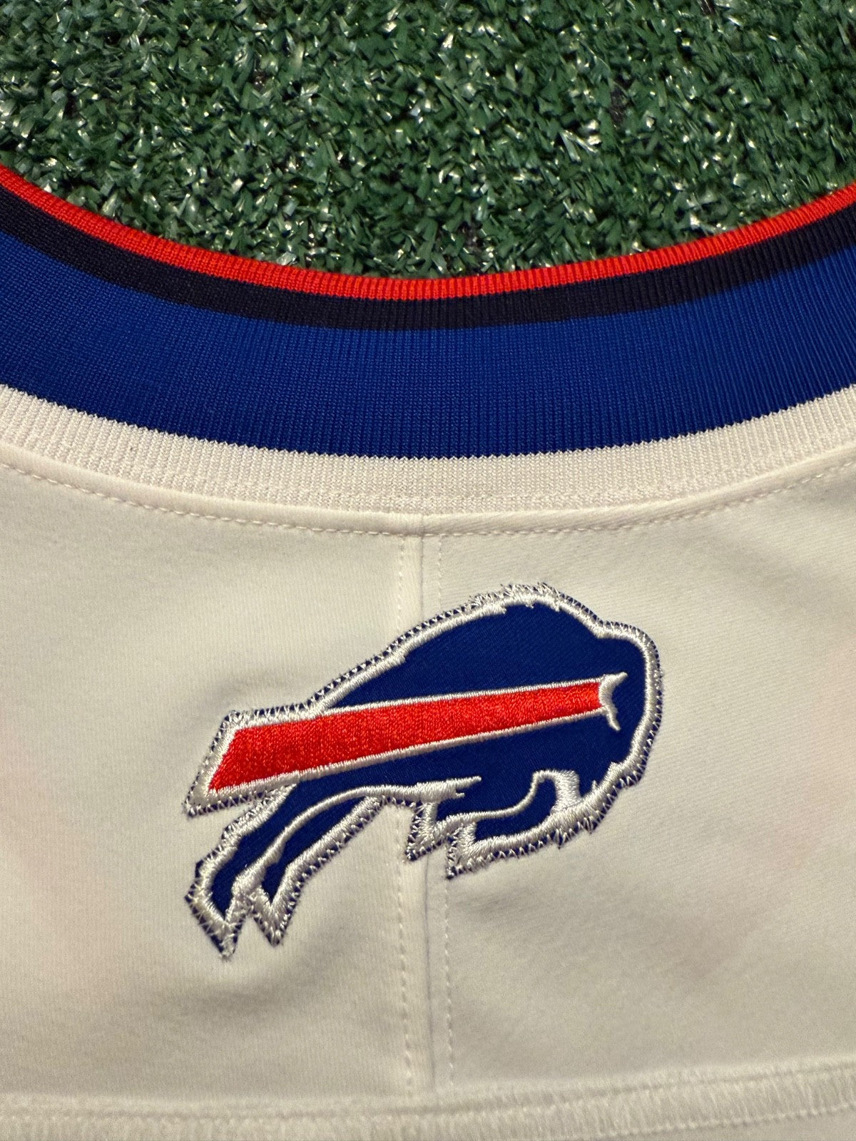 Josh Allen Buffalo Bills Jersey #17 Nike Vapor Fuse Elite White Size 44 (L) NFL