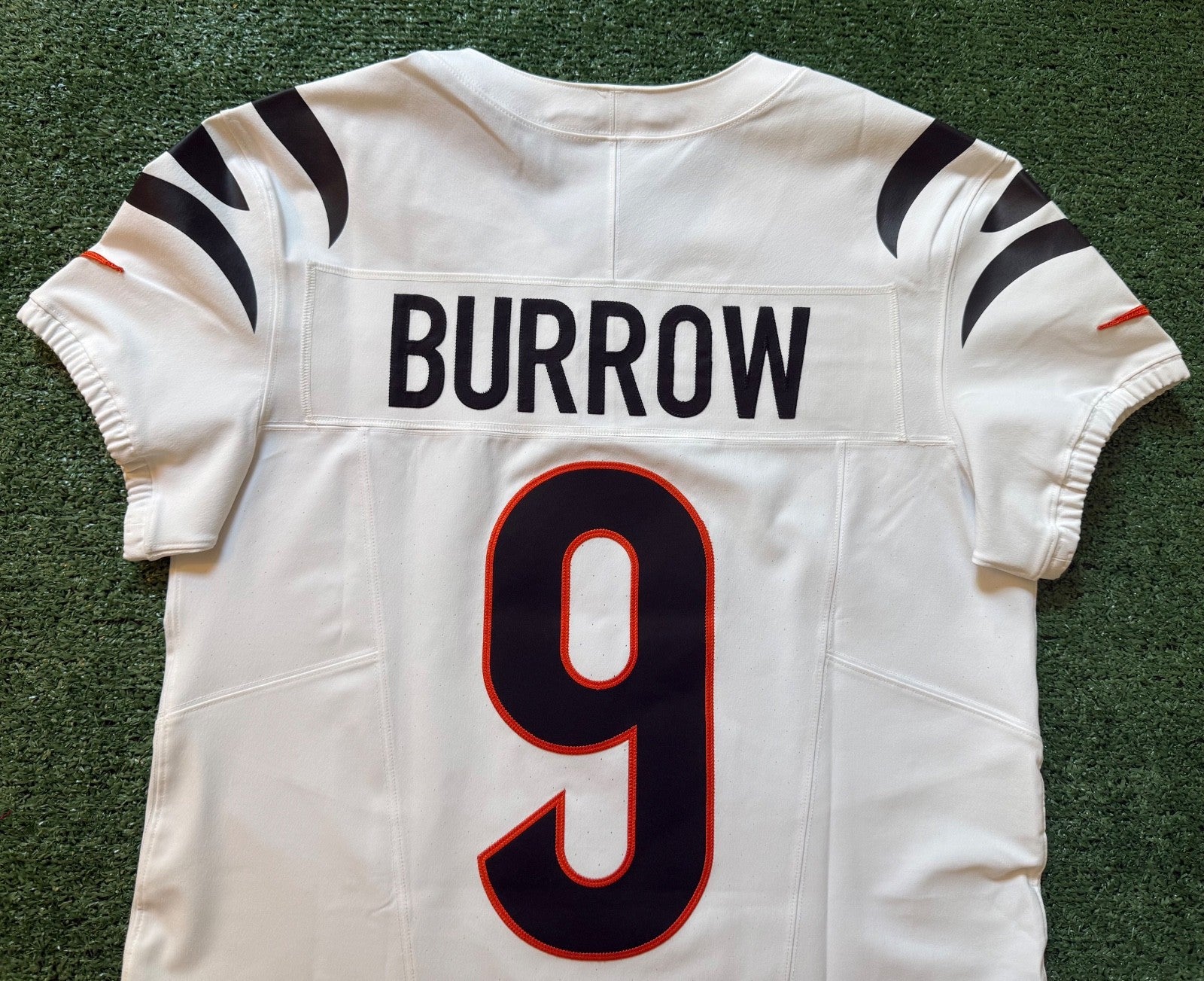 Joe Burrow Cincinnati Bengals Jersey #9 Nike Vapor FUSE Elite White Size 44 (L) NFL