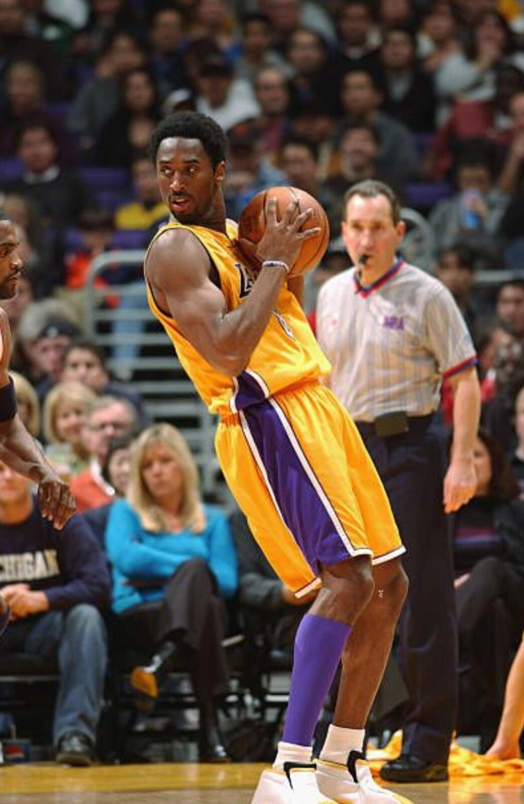 Kobe Bryant Los Angeles Lakers Jersey #8 Nike Authentic Gold Size 44 (L) NBA