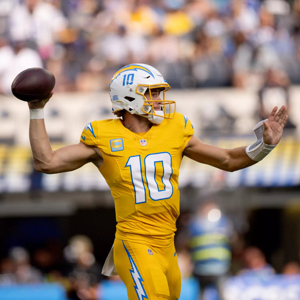 Justin Herbert Los Angeles Chargers Jersey #10 Nike Vapor Fuse Elite Gold Size 44 (L) NFL